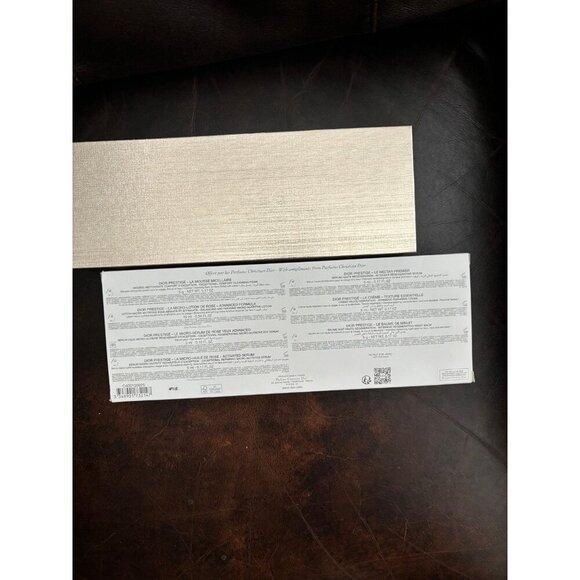 Dior skincare piano in gold Dior box - Picture 9 of 10